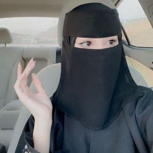 Tying Half Niqab